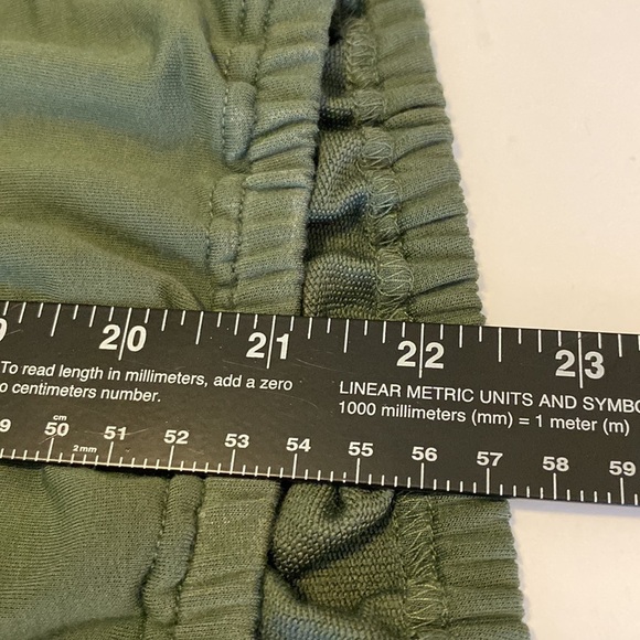 Fabletics women’s top three-quarter sleeves color is olive size extra large - Picture 6 of 9
